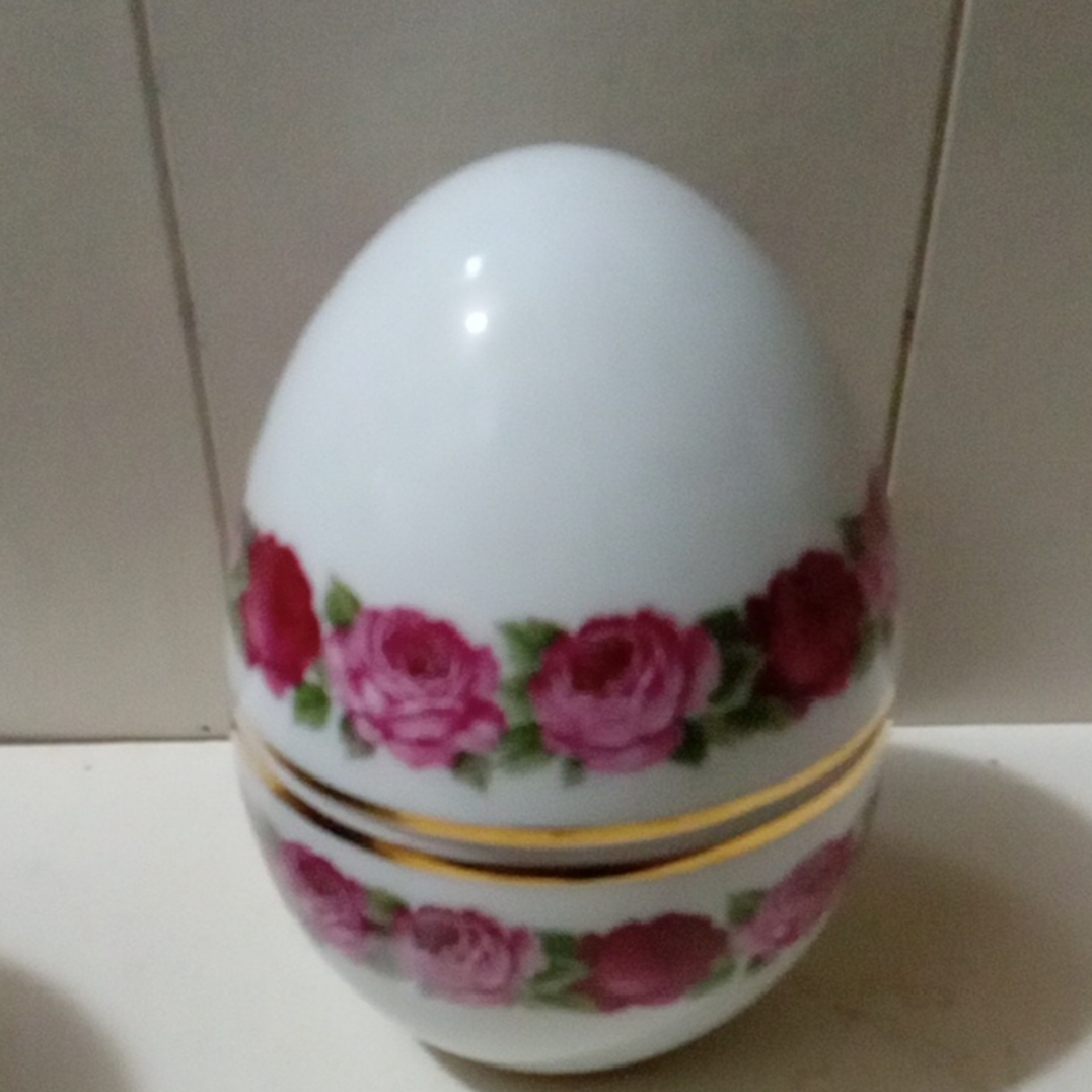 victorian rose Egg trinket holder decorative Accent with gold edging